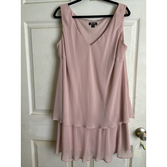 SLNY BRAND Layered Peach Colored Sleeveless Stretch Pullover Midi Dress SZ 16W - Picture 1 of 6